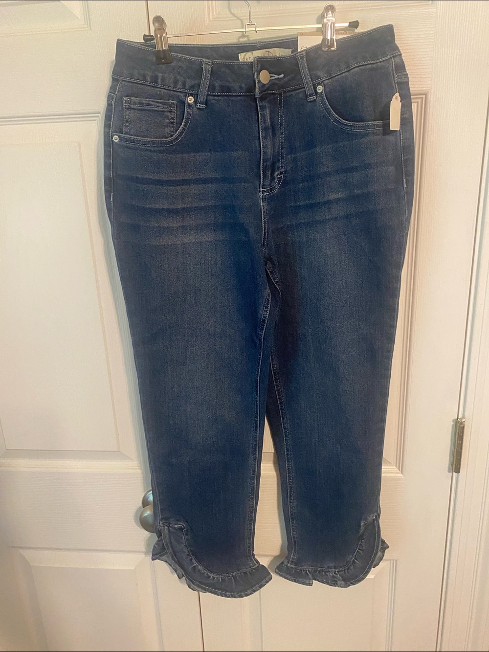Ruffle-Hem Ankle Jeans in Dark Blue
